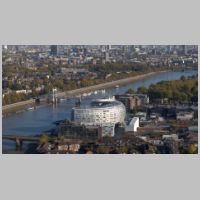 Norman Foster, Albion Riverside (2003), London UK, photo on architecture-history.org.jpg